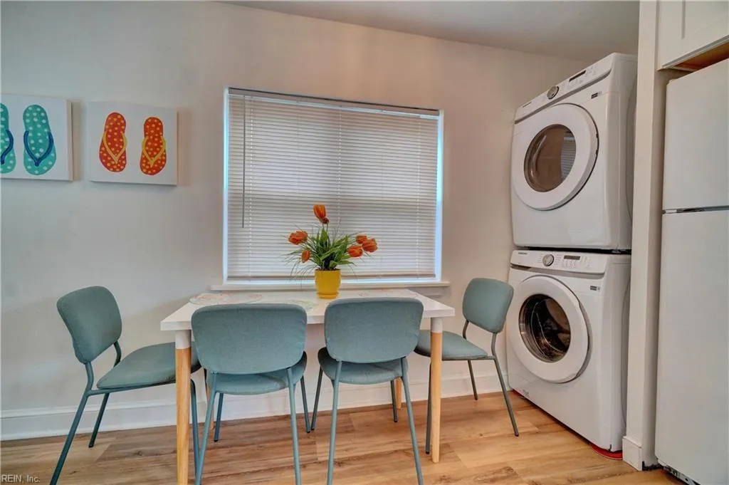 Norfolk, Virginia 23503, United States, 2 Bedrooms Bedrooms, ,1 BathroomBathrooms,Residential,Active,213817