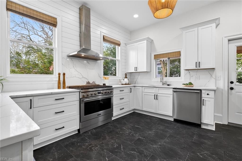 Photo of 1142 Hanover Avenue, Norfolk, VA 23508 (MLS # 10615073)