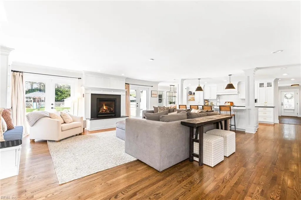 Virginia Beach, Virginia 23454, United States, 5 Bedrooms Bedrooms, ,5 BathroomsBathrooms,Residential,Pending,101377