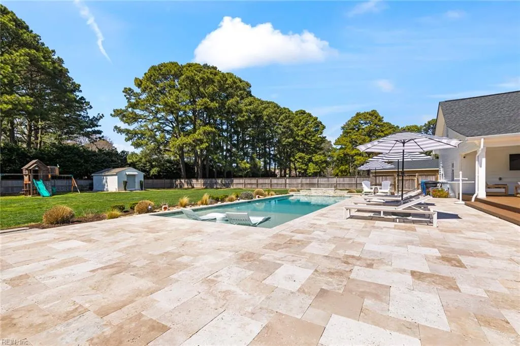 Virginia Beach, Virginia 23454, United States, 5 Bedrooms Bedrooms, ,5 BathroomsBathrooms,Residential,Pending,101377