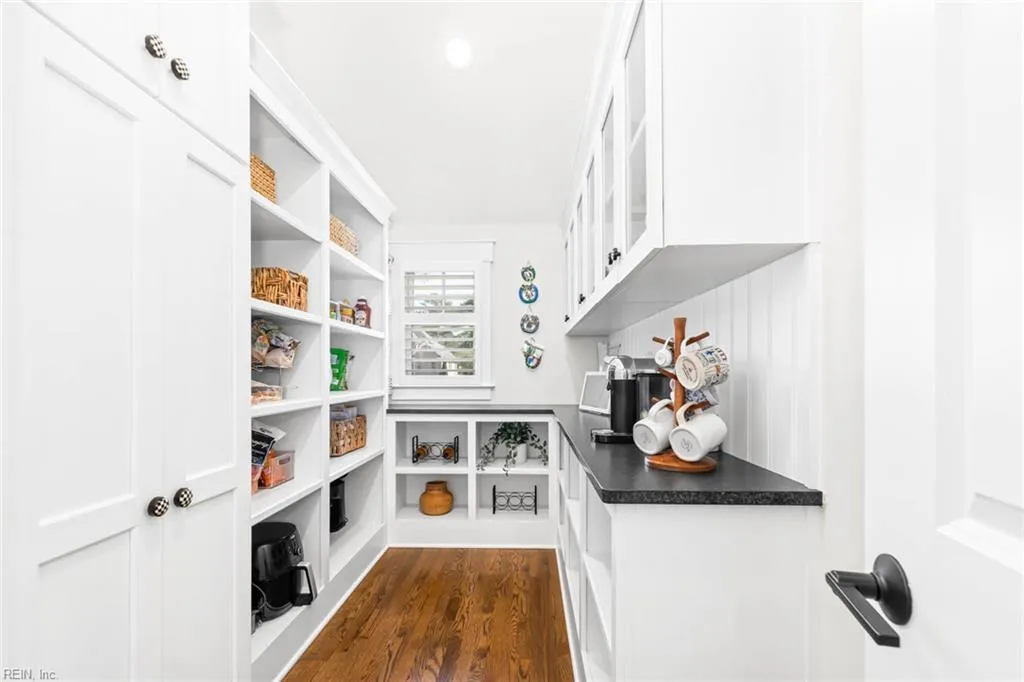 Virginia Beach, Virginia 23454, United States, 5 Bedrooms Bedrooms, ,5 BathroomsBathrooms,Residential,Pending,101377