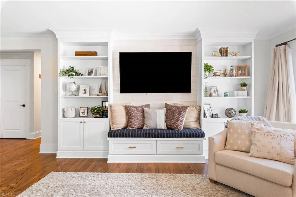 Virginia Beach, Virginia 23454, United States, 5 Bedrooms Bedrooms, ,5 BathroomsBathrooms,Residential,Pending,101377