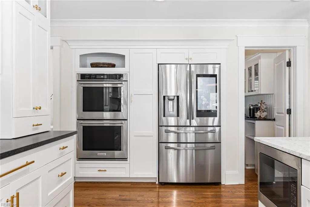 Virginia Beach, Virginia 23454, United States, 5 Bedrooms Bedrooms, ,5 BathroomsBathrooms,Residential,Pending,101377