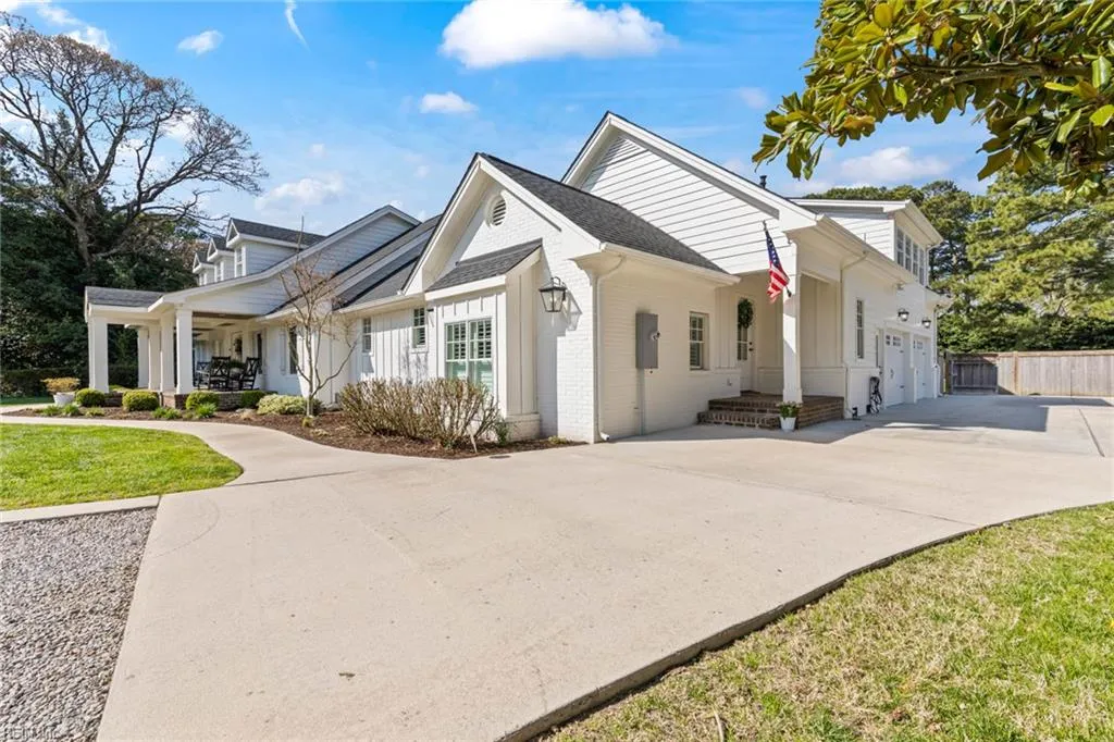 Virginia Beach, Virginia 23454, United States, 5 Bedrooms Bedrooms, ,5 BathroomsBathrooms,Residential,Pending,101377