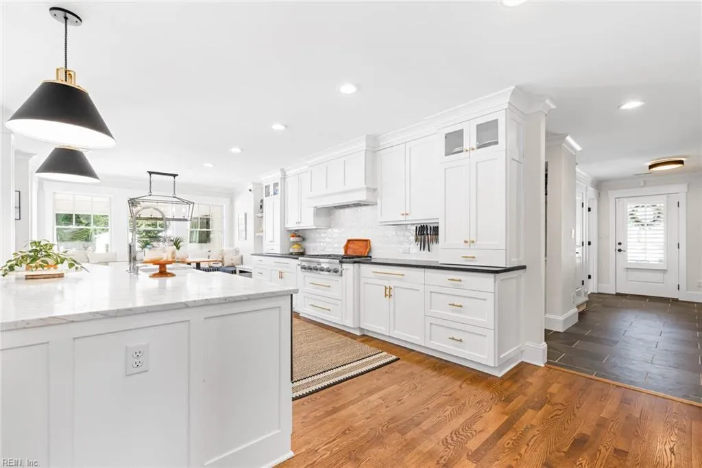 Virginia Beach, Virginia 23454, United States, 5 Bedrooms Bedrooms, ,5 BathroomsBathrooms,Residential,Pending,101377