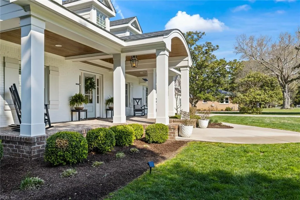 Virginia Beach, Virginia 23454, United States, 5 Bedrooms Bedrooms, ,5 BathroomsBathrooms,Residential,Pending,101377