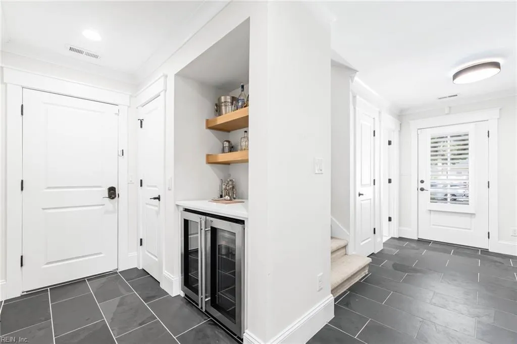 Virginia Beach, Virginia 23454, United States, 5 Bedrooms Bedrooms, ,5 BathroomsBathrooms,Residential,Pending,101377