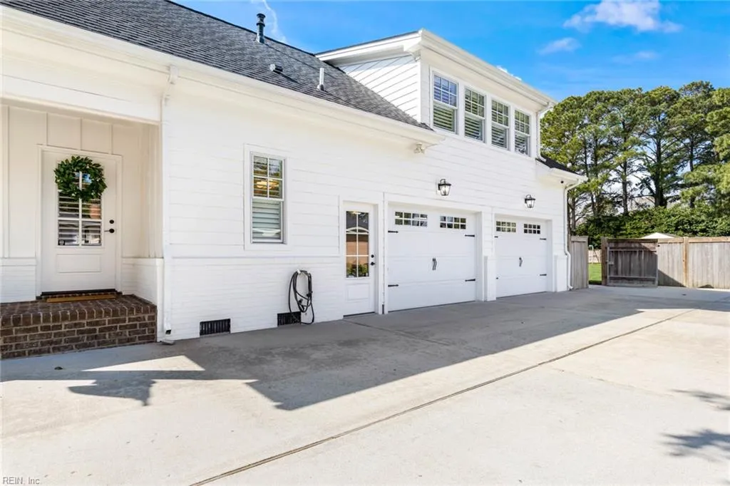 Virginia Beach, Virginia 23454, United States, 5 Bedrooms Bedrooms, ,5 BathroomsBathrooms,Residential,Pending,101377