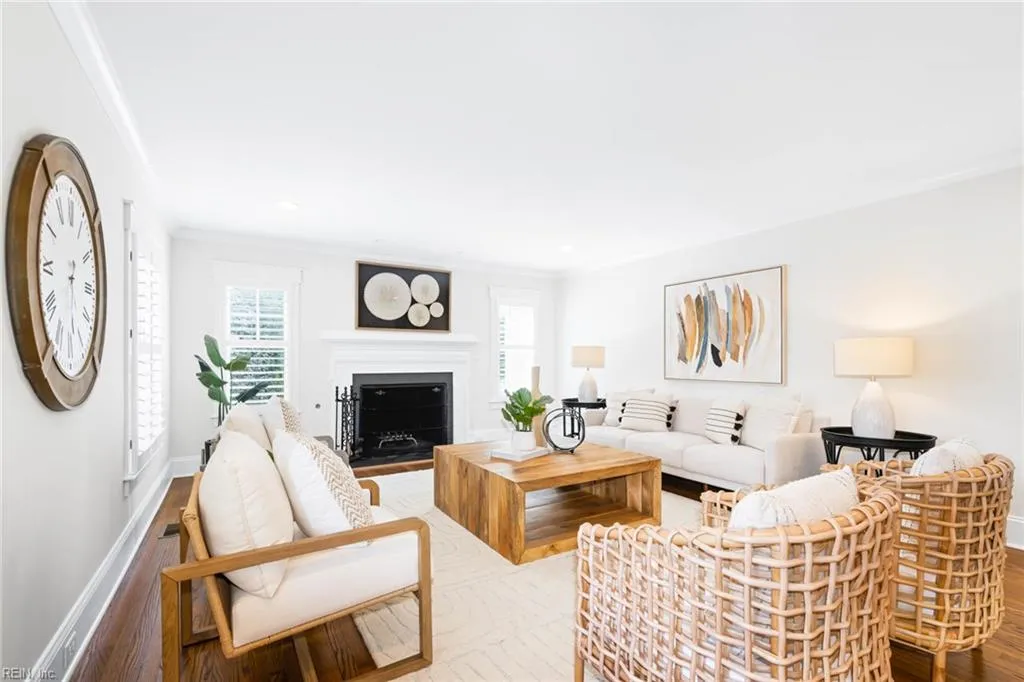 Virginia Beach, Virginia 23454, United States, 5 Bedrooms Bedrooms, ,5 BathroomsBathrooms,Residential,Pending,101377