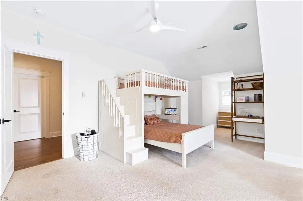 Virginia Beach, Virginia 23454, United States, 5 Bedrooms Bedrooms, ,5 BathroomsBathrooms,Residential,Pending,101377