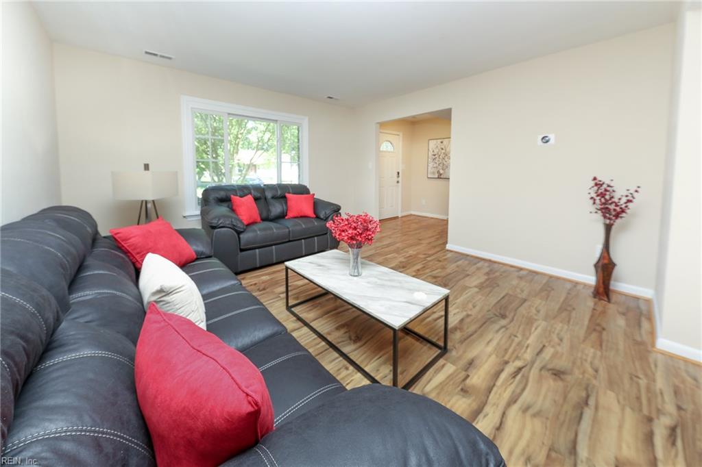 1066 Tall Oak DR