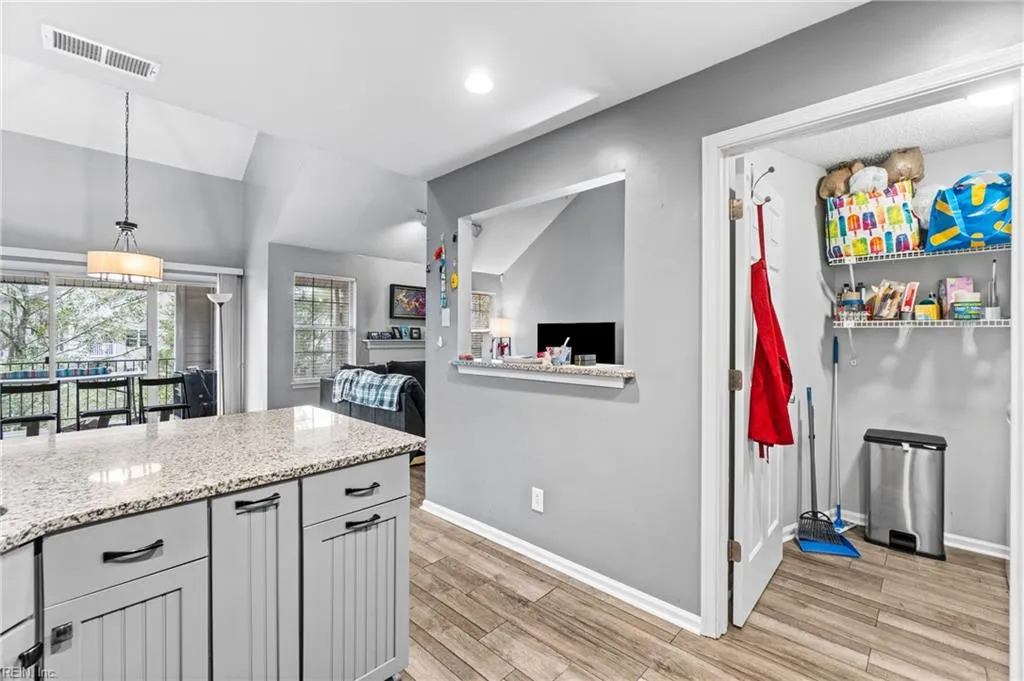 Virginia Beach, Virginia 23454, United States, 3 Bedrooms Bedrooms, ,3 BathroomsBathrooms,Residential,Active,90878