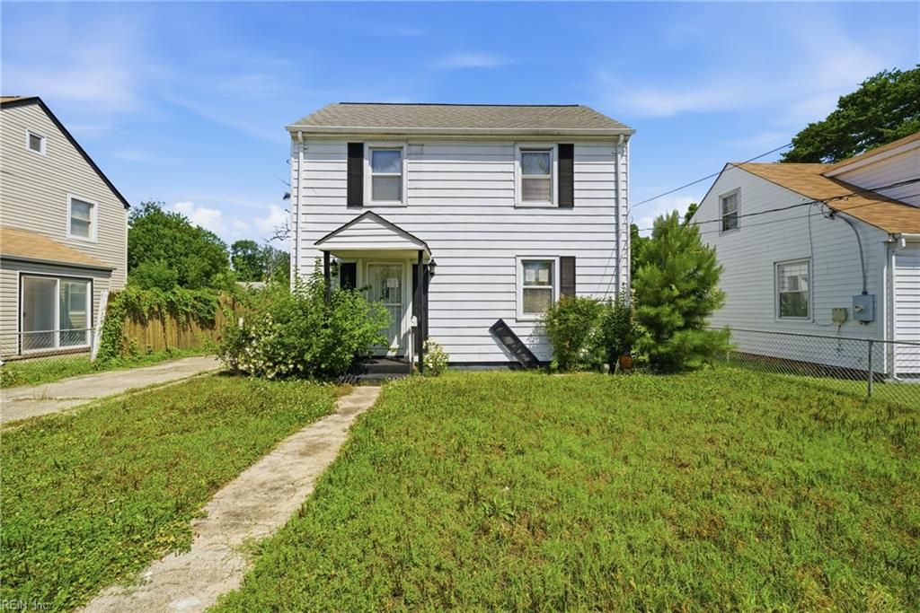 Photo of 843 15th Street, Newport News, VA 23607 (MLS # 10637211)