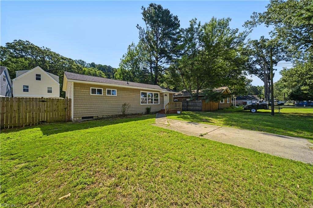 Photo of 152 S Fir Avenue, Virginia Beach, VA 23452 (MLS # 10649892)