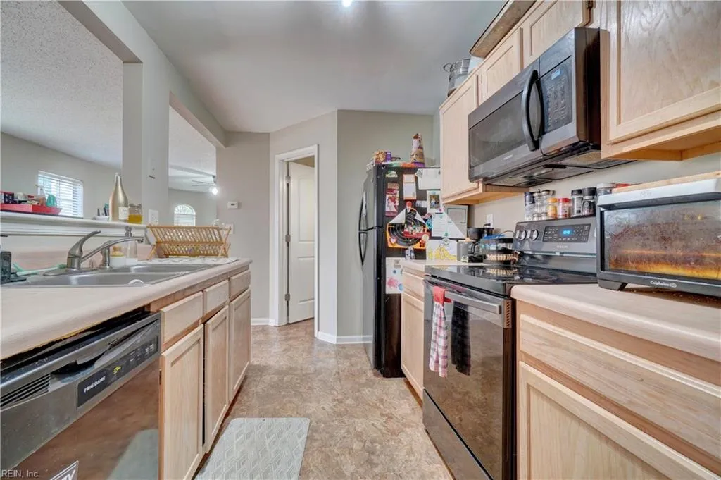 Virginia Beach, Virginia 23462, United States, 2 Bedrooms Bedrooms, ,3 BathroomsBathrooms,Residential,Active,200679