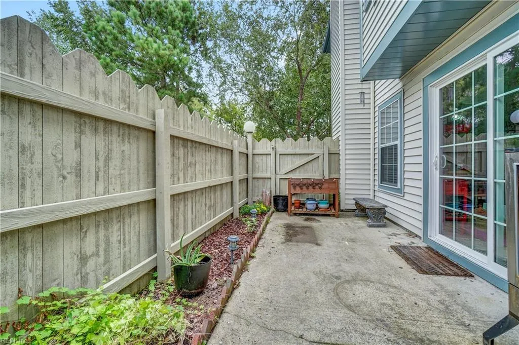 Virginia Beach, Virginia 23462, United States, 2 Bedrooms Bedrooms, ,3 BathroomsBathrooms,Residential,Active,200679