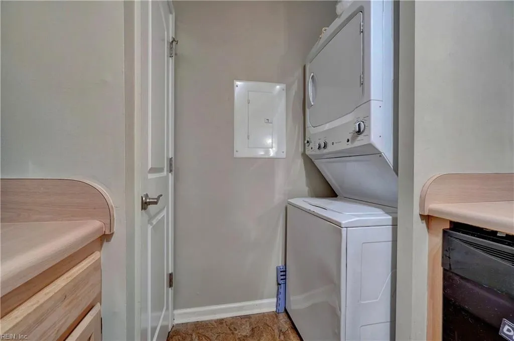 Virginia Beach, Virginia 23462, United States, 2 Bedrooms Bedrooms, ,3 BathroomsBathrooms,Residential,Active,200679