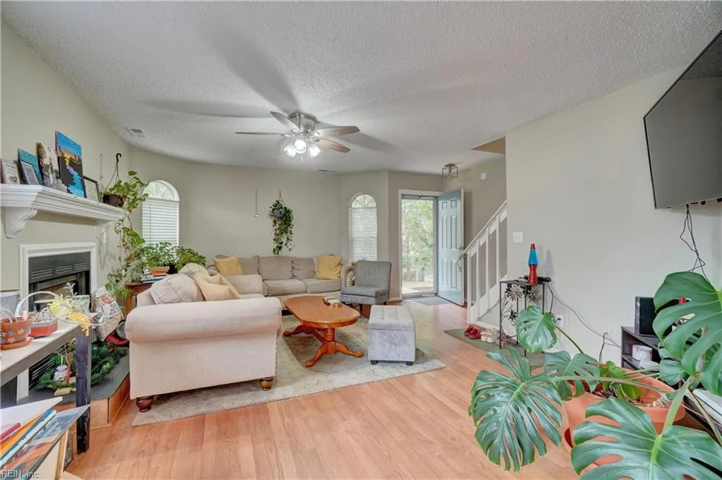 Virginia Beach, Virginia 23462, United States, 2 Bedrooms Bedrooms, ,3 BathroomsBathrooms,Residential,Active,200679