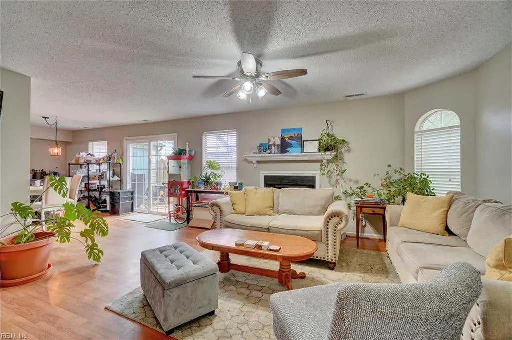 Virginia Beach, Virginia 23462, United States, 2 Bedrooms Bedrooms, ,3 BathroomsBathrooms,Residential,Active,200679