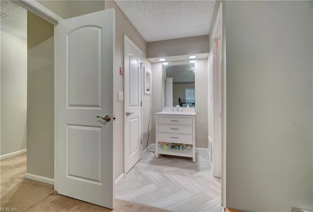 Virginia Beach, Virginia 23462, United States, 2 Bedrooms Bedrooms, ,3 BathroomsBathrooms,Residential,Active,200679