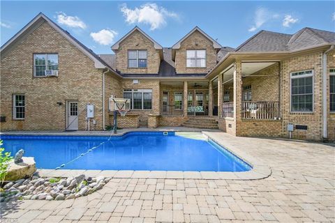 200 Avonlea DR Chesapeake VA 23322