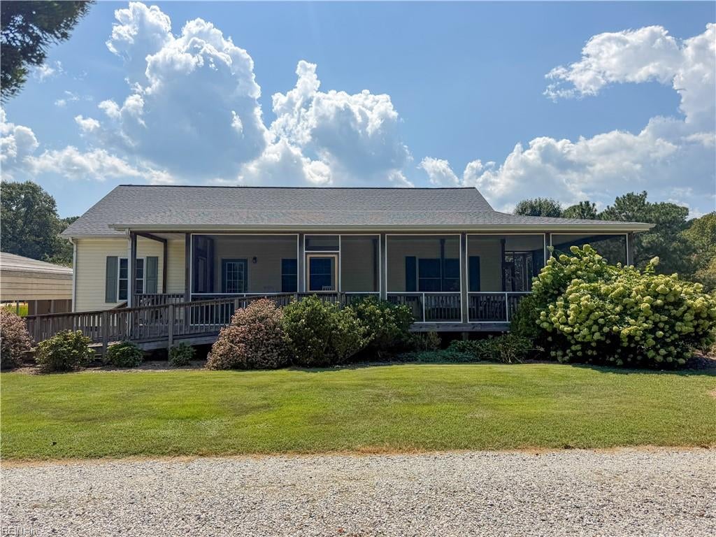 Photo of 2920 Frying Pan Farm Lane, Hayes, VA 23072 (MLS # 10651893)