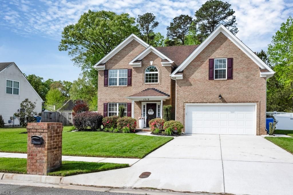 Photo of 1319 Waycroft Reach Reach, Chesapeake, VA 23320 (MLS # 10629859)