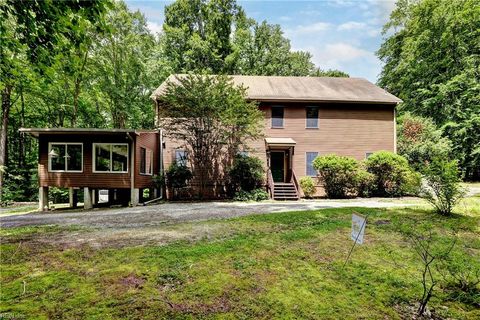 631 Rocky Bottom RD Spring Grove VA 23881