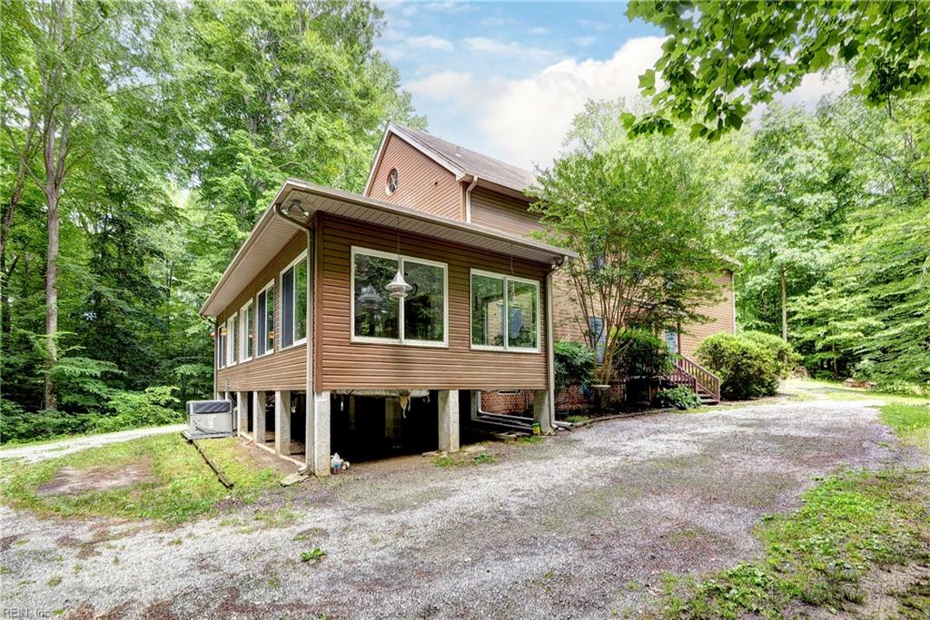 631 Rocky Bottom RD