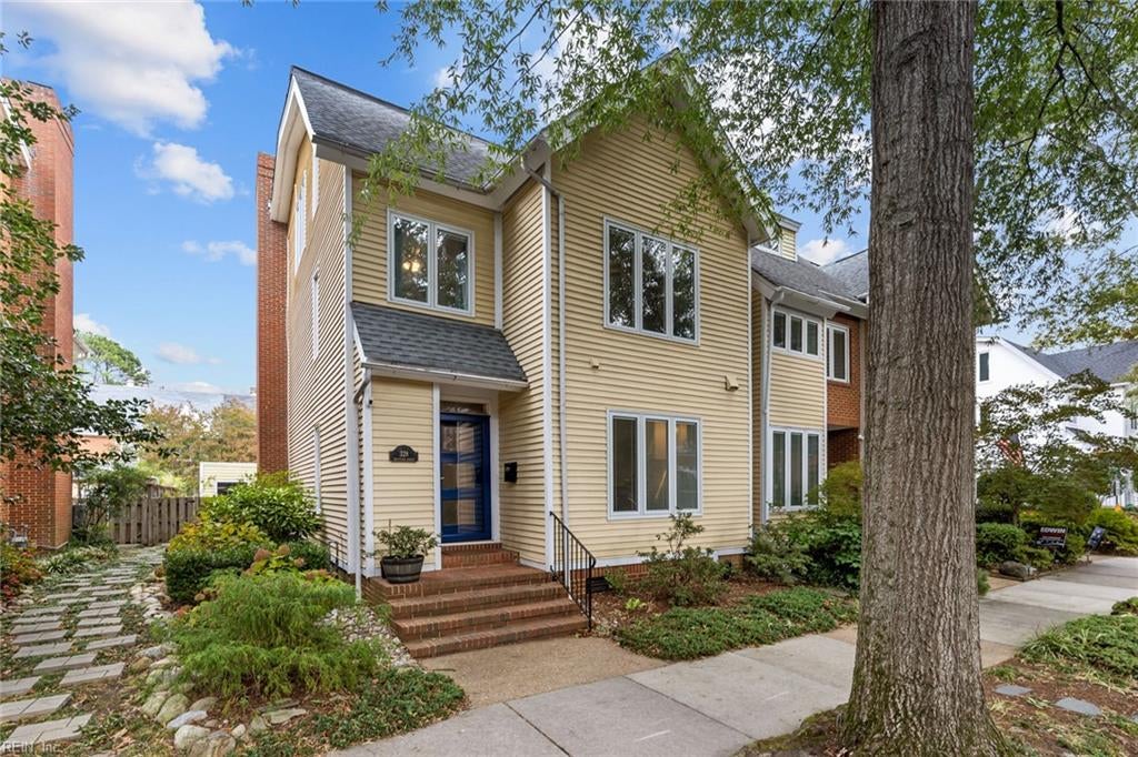 Photo of 328 Westover Avenue, Norfolk, VA 23507 (MLS # 10659600)