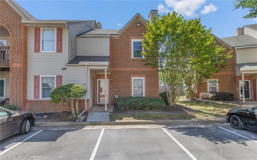 Photo of 889 Gas Light Lane, Virginia Beach, VA 23462 (MLS # 10632874)