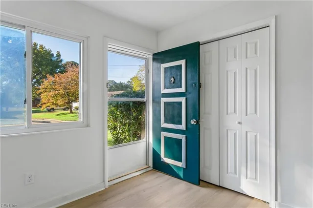 709 Houston Avenue, photo 5 of 28