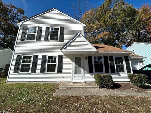 Photo of 185 S Hunt Club Run, Newport News, VA 23608 (MLS # 10620329)