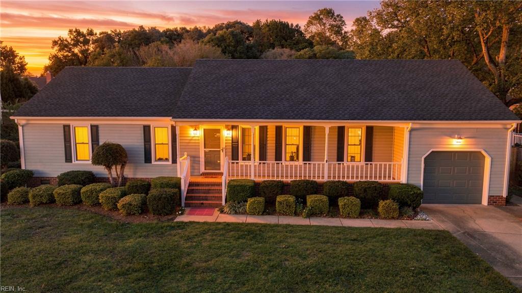 Photo of 521 Hatteras Crescent, Chesapeake, VA 23322 (MLS # 10656719)