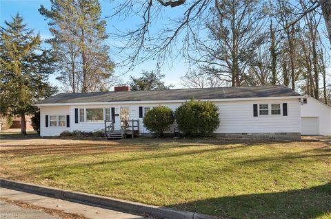 Photo of 34 Meadow Creek Drive, Newport News, VA 23608 (MLS # 10614916)