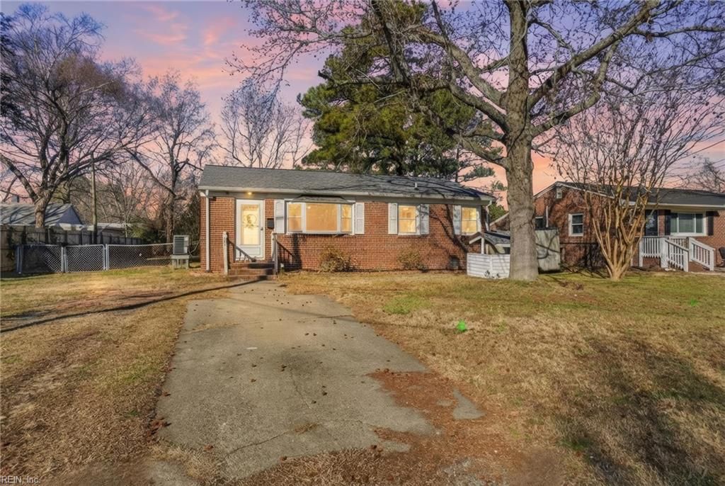 Photo of 231 N Fifth Street, Hampton, VA 23669 (MLS # 10616890)