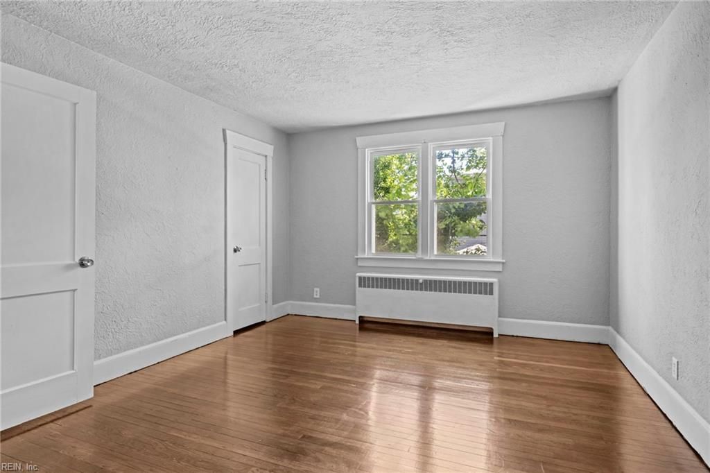 Photo of 1607 Lasalle Avenue, Norfolk, VA 23509 (MLS # 10615057)