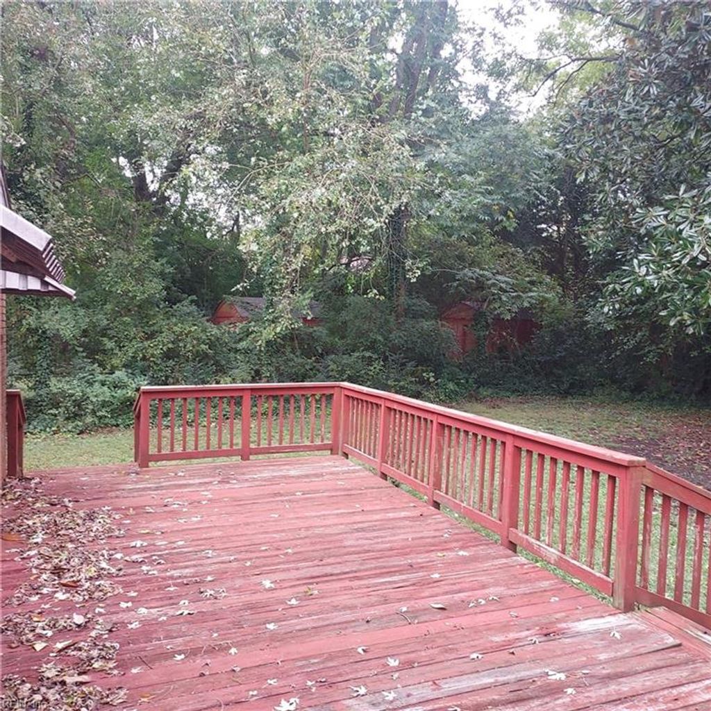 Photo of 9 Julian Place, Hampton, VA 23666 (MLS # 10605964)