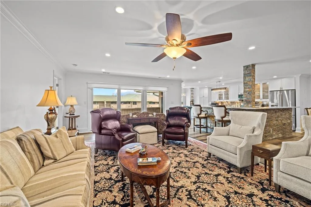 Virginia Beach, Virginia 23451, United States, 2 Bedrooms Bedrooms, ,3 BathroomsBathrooms,Residential,Active,168230