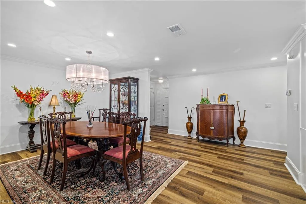 Virginia Beach, Virginia 23451, United States, 2 Bedrooms Bedrooms, ,3 BathroomsBathrooms,Residential,Active,168230