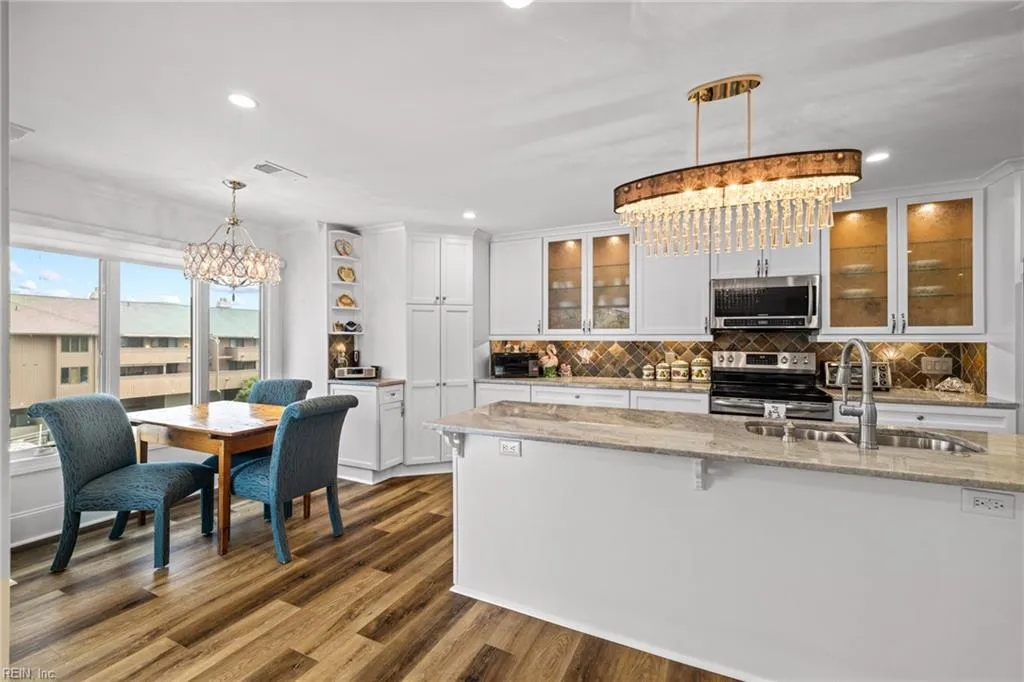 Virginia Beach, Virginia 23451, United States, 2 Bedrooms Bedrooms, ,3 BathroomsBathrooms,Residential,Active,168230