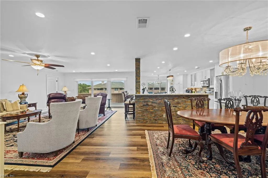 Virginia Beach, Virginia 23451, United States, 2 Bedrooms Bedrooms, ,3 BathroomsBathrooms,Residential,Active,168230