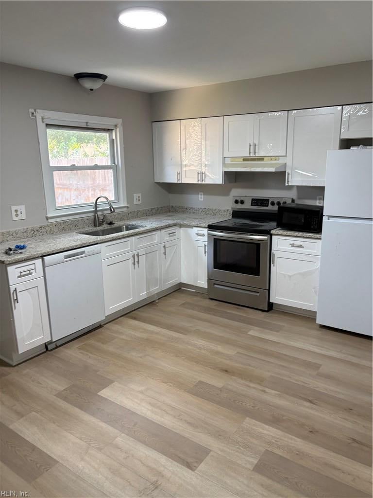 Photo of 354 Susan Constant Drive, Newport News, VA 23608 (MLS # 10654417)