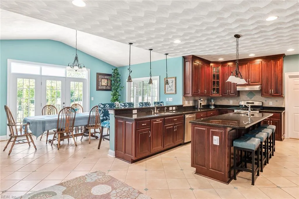 Suffolk, Virginia 23435, United States, 6 Bedrooms Bedrooms, ,5 BathroomsBathrooms,Residential,Active,154288