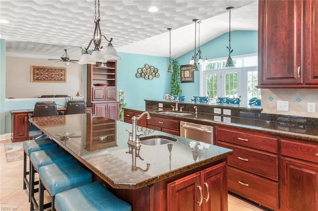 Suffolk, Virginia 23435, United States, 6 Bedrooms Bedrooms, ,5 BathroomsBathrooms,Residential,Active,154288