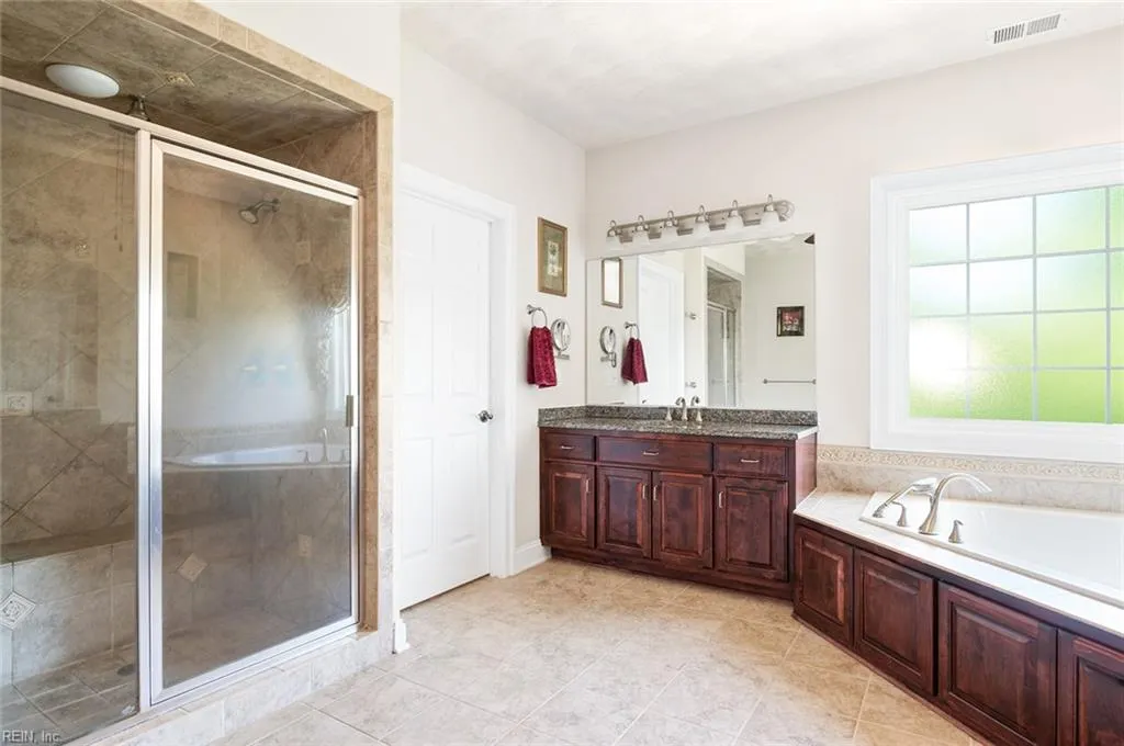 Suffolk, Virginia 23435, United States, 6 Bedrooms Bedrooms, ,5 BathroomsBathrooms,Residential,Active,154288