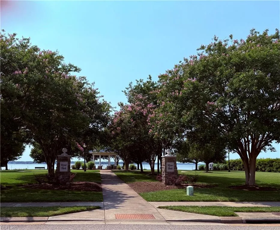 Suffolk, Virginia 23435, United States, 6 Bedrooms Bedrooms, ,5 BathroomsBathrooms,Residential,Active,154288