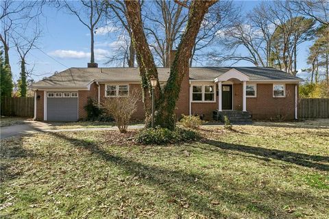 Photo of 12 Wilson Circle, Newport News, VA 23606 (MLS # 10620079)