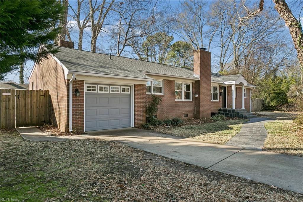 Photo of 12 Wilson Circle, Newport News, VA 23606 (MLS # 10620079)