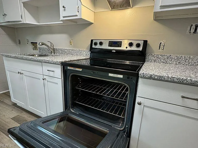 Hampton, Virginia 23663, United States, ,Residential,Active,207495